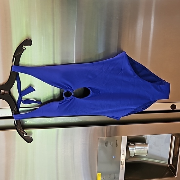 💕SEA LEVEL💕 Eco Essentials Keyhole Halter One Piece Swimsuit Cobalt Blue 6 NWT - Picture 7 of 15